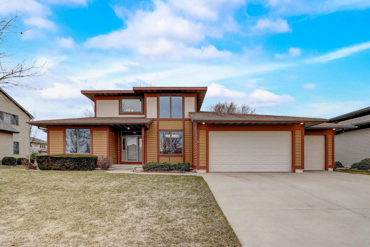 511 S MEADOWBROOK LN, WAUNAKEE, WI 53597, photo 1 of 53