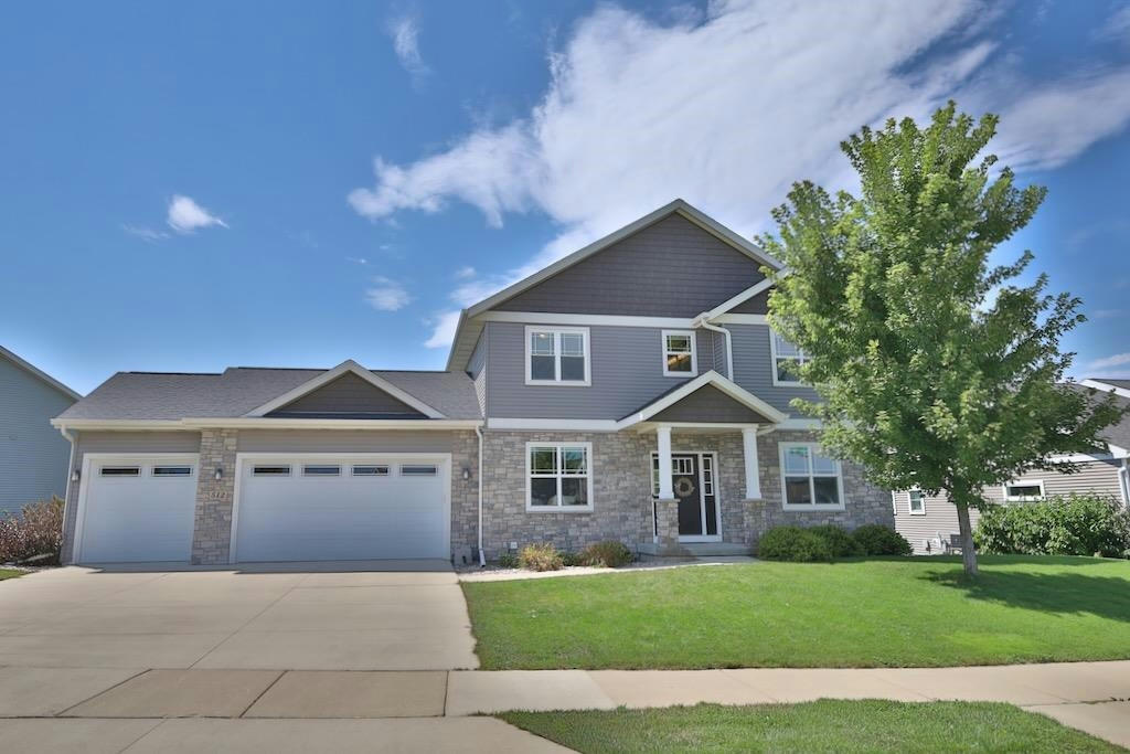 512 BURNT SIENNA DR, MIDDLETON, WI 53562, photo 1 of 50